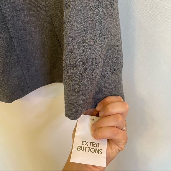 Pendleton NWT Gray Embroidered Wool Jacket Size 16 - Picture 3 of 11